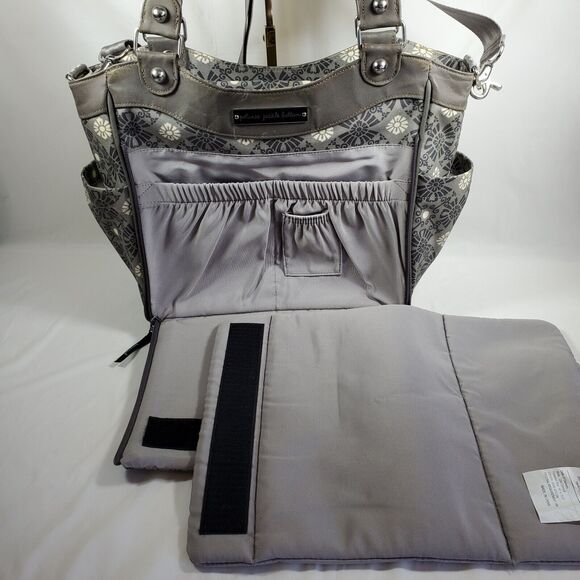 Petunia Pickle Bottom Large Satchel Diaper Bag With Changing Pad - Picture 7 of 10